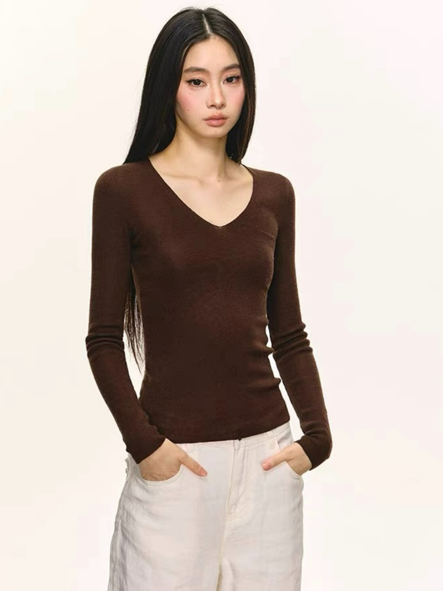 Dee V-Collar Knit Top