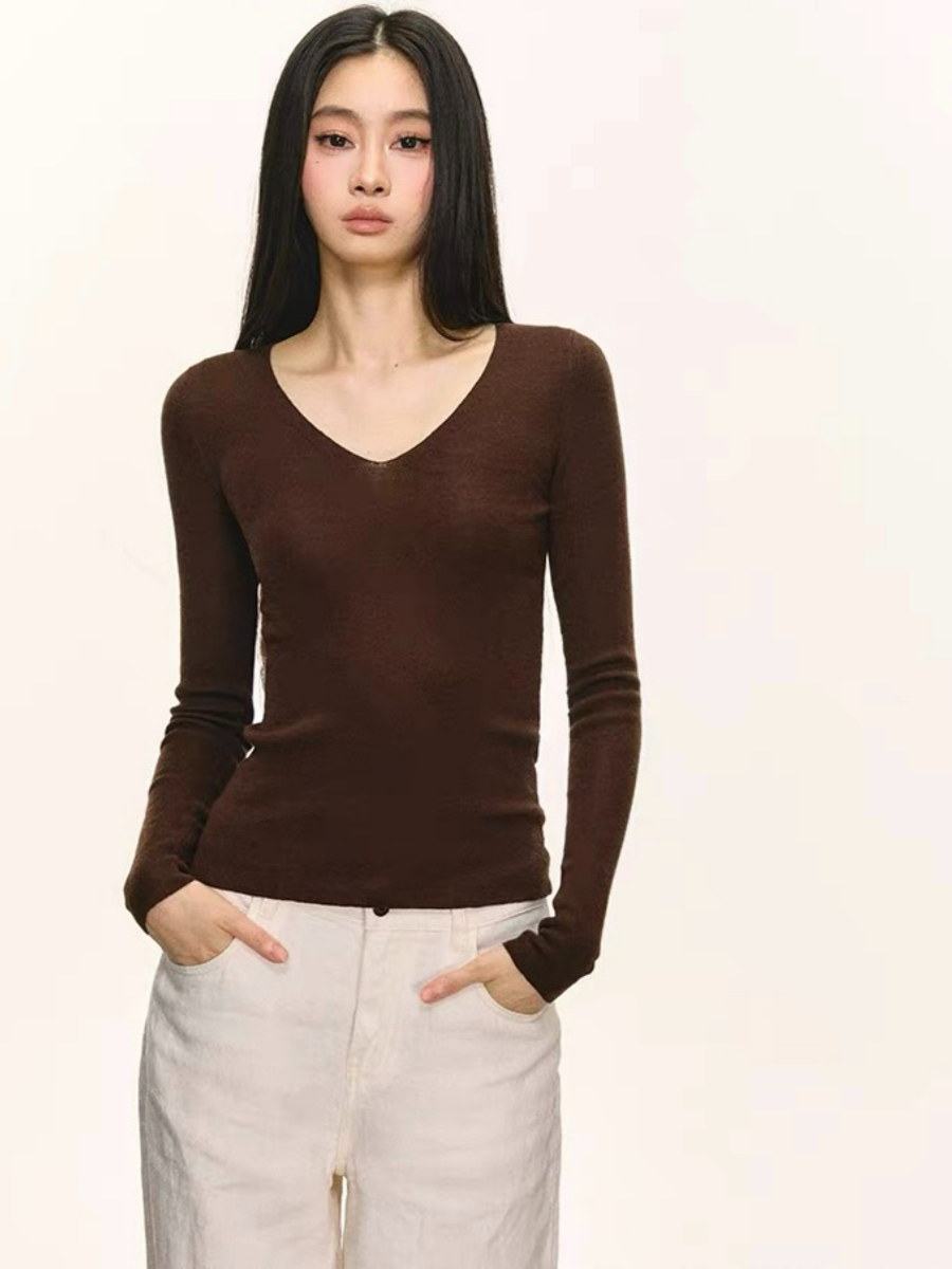 Dee V-Collar Knit Top