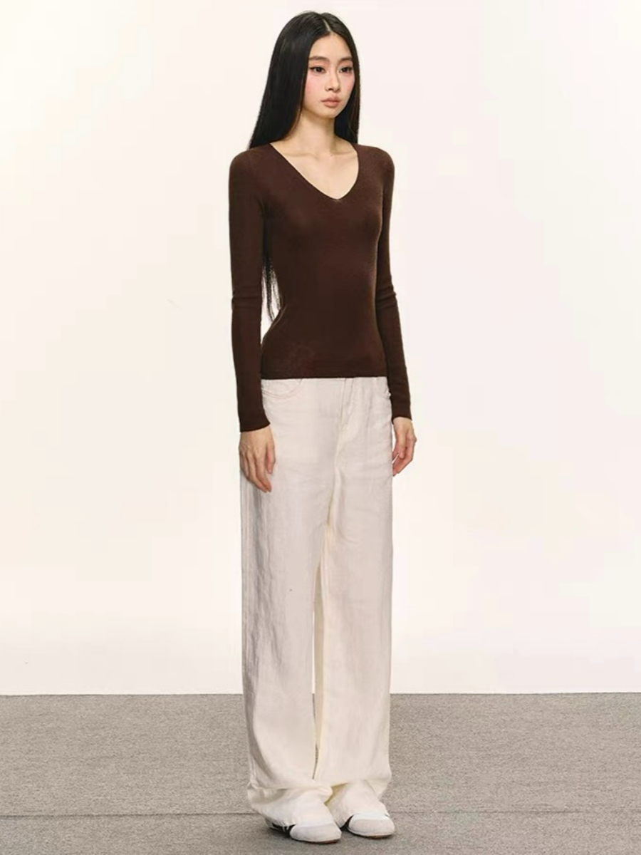 Dee V-Collar Knit Top