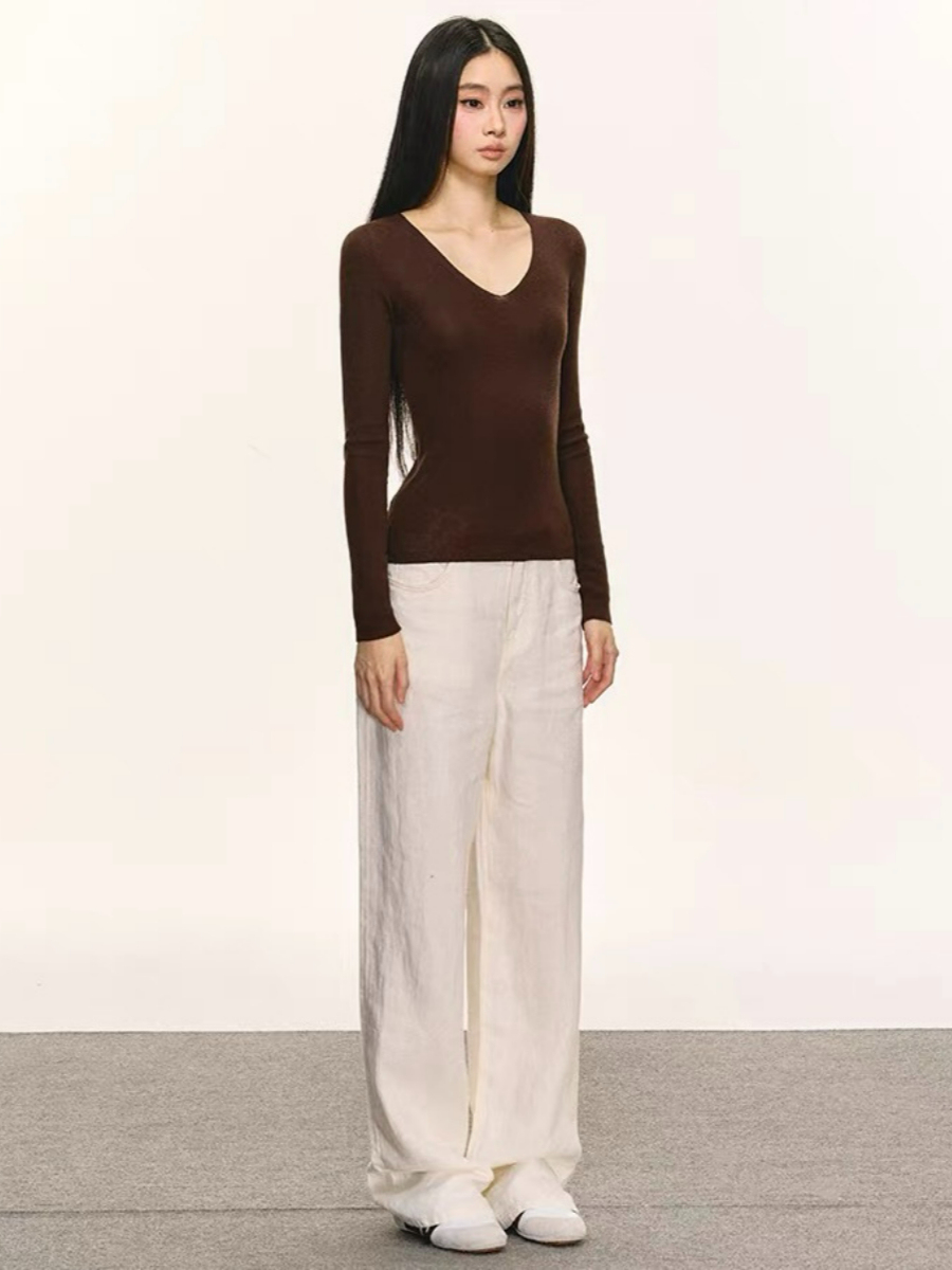 Dee V-Collar Knit Top