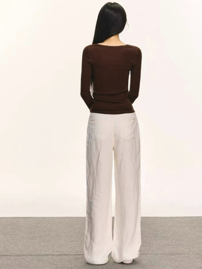 Dee V-Collar Knit Top