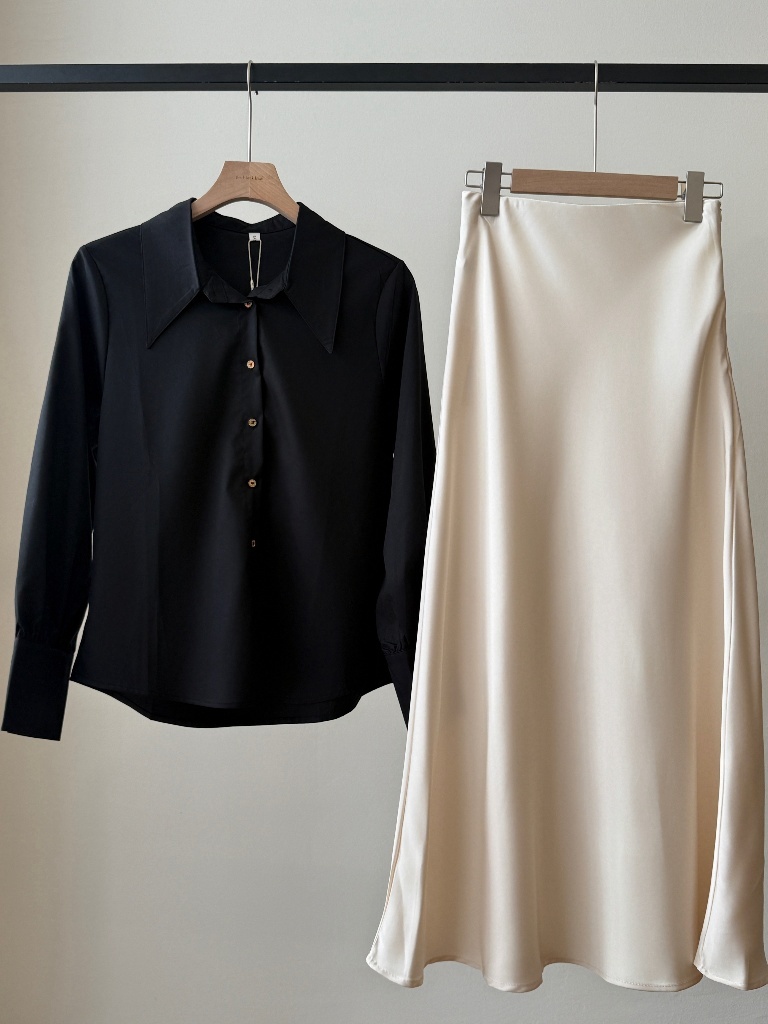 Maeve Shirt with Gold Button (Discounted-M size)