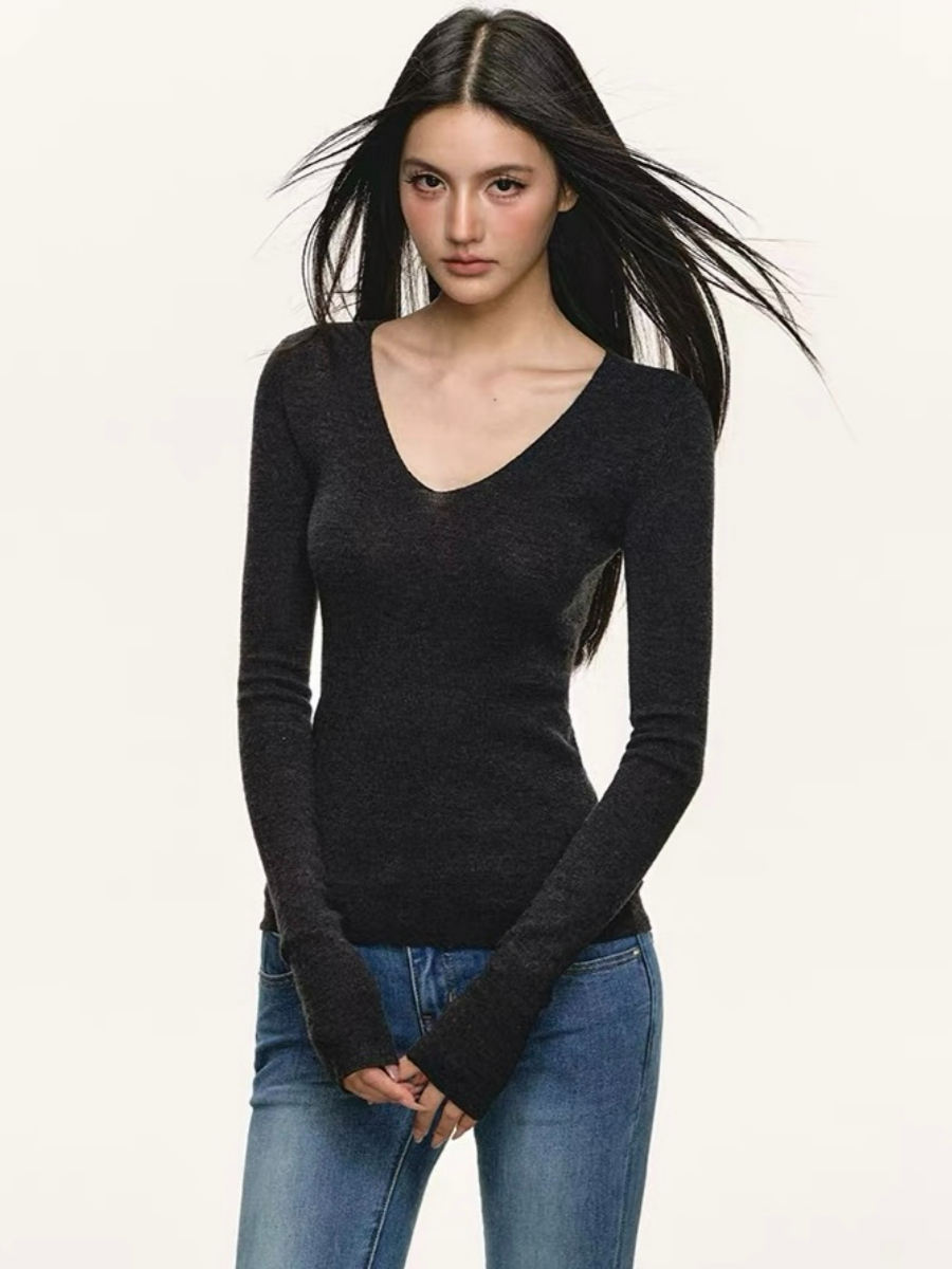 Dee V-Collar Knit Top