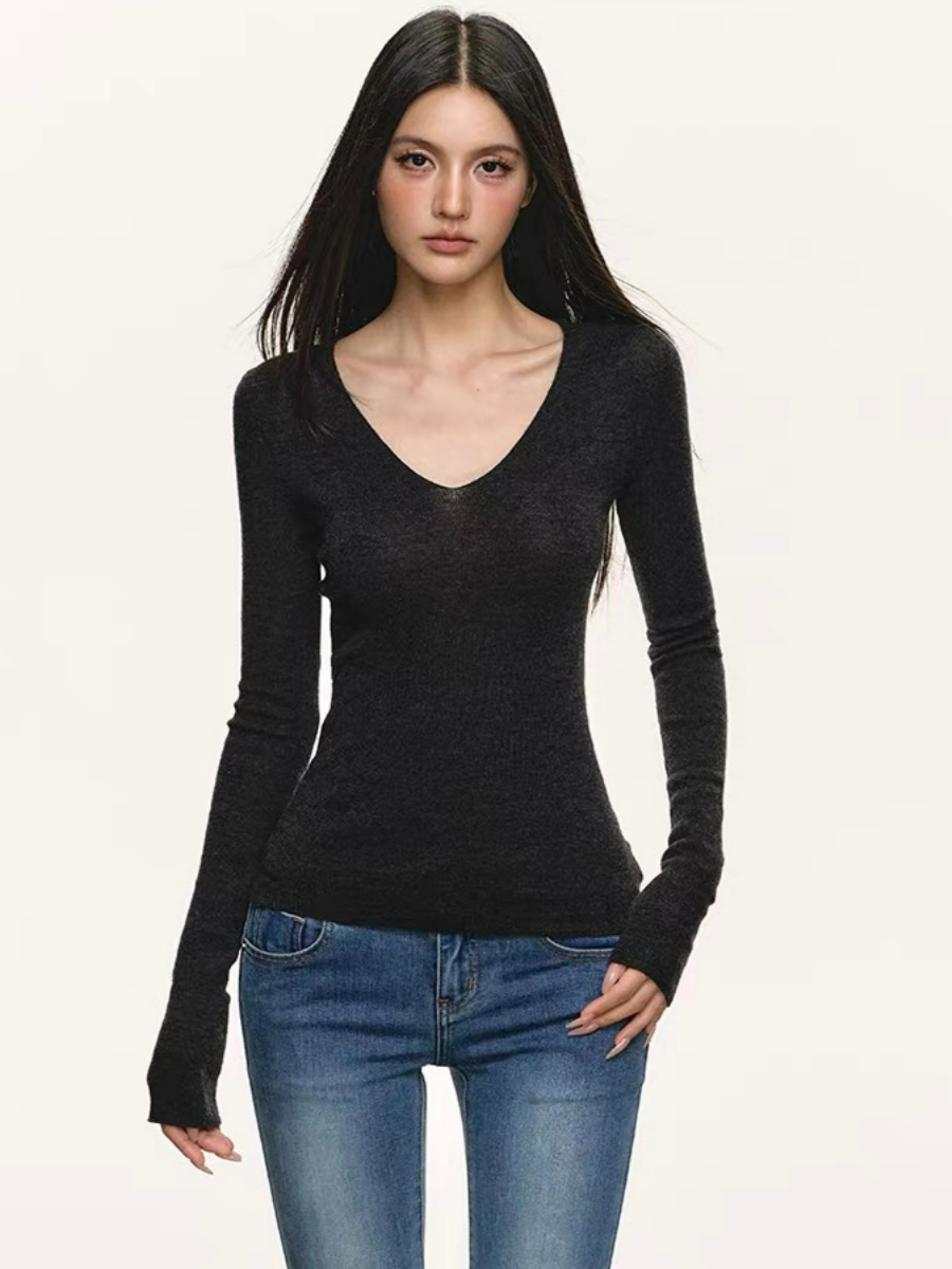 Dee V-Collar Knit Top
