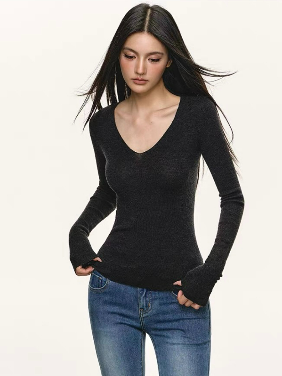 Dee V-Collar Knit Top