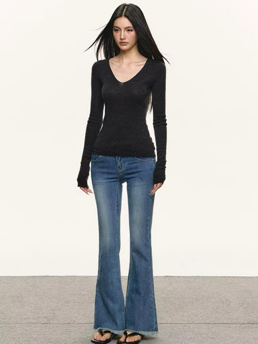 Dee V-Collar Knit Top