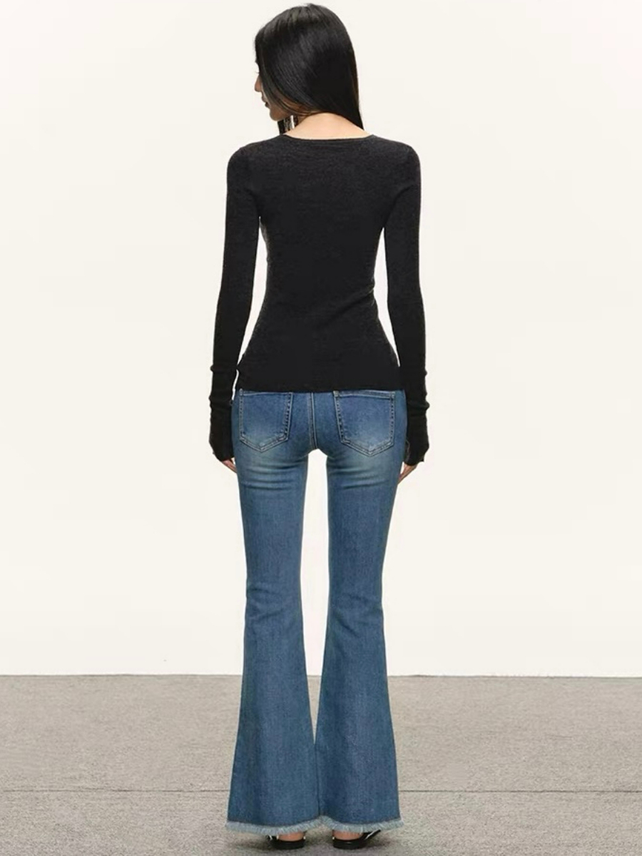 Dee V-Collar Knit Top