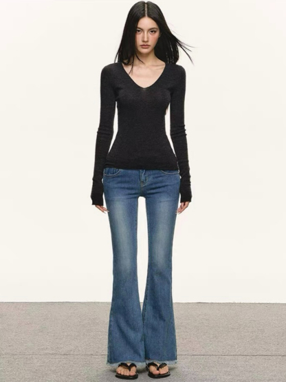 Dee V-Collar Knit Top