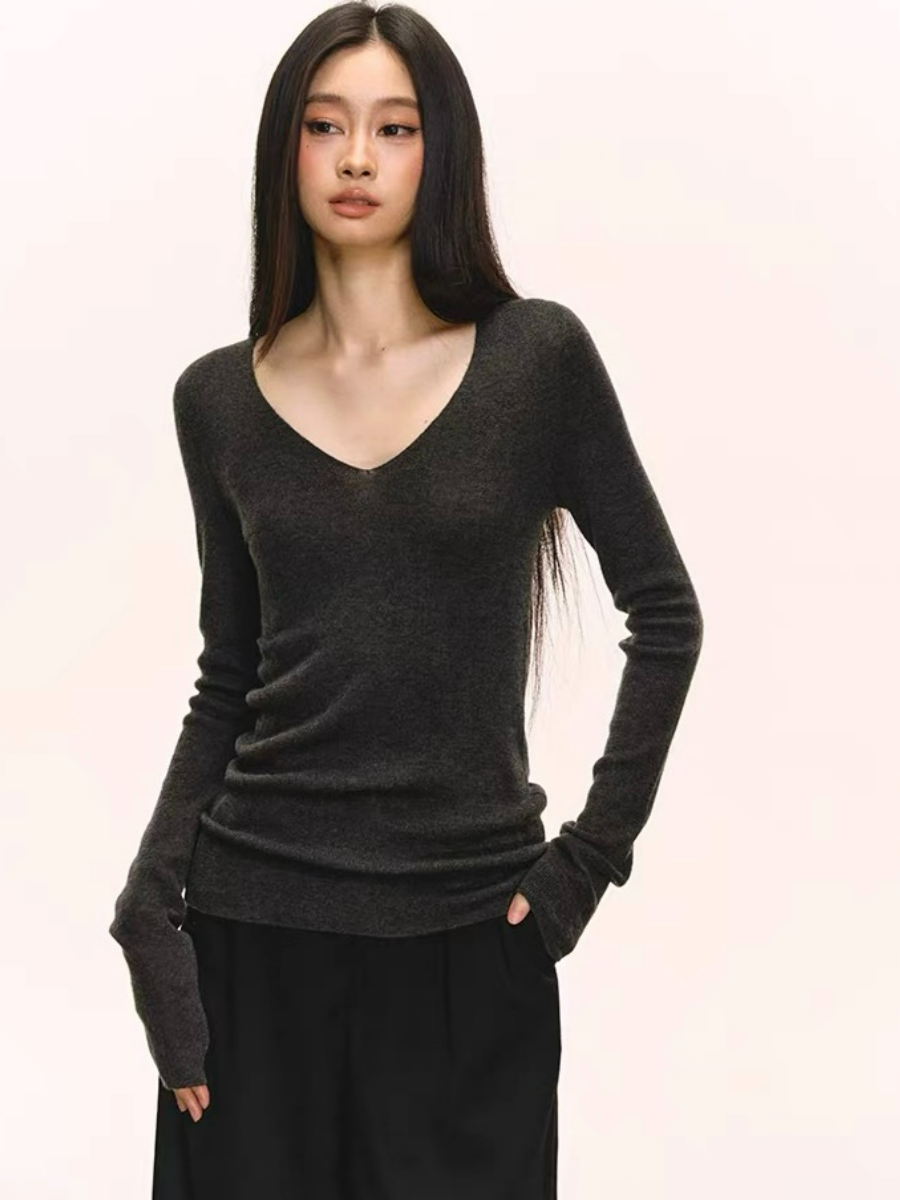 Dee V-Collar Knit Top