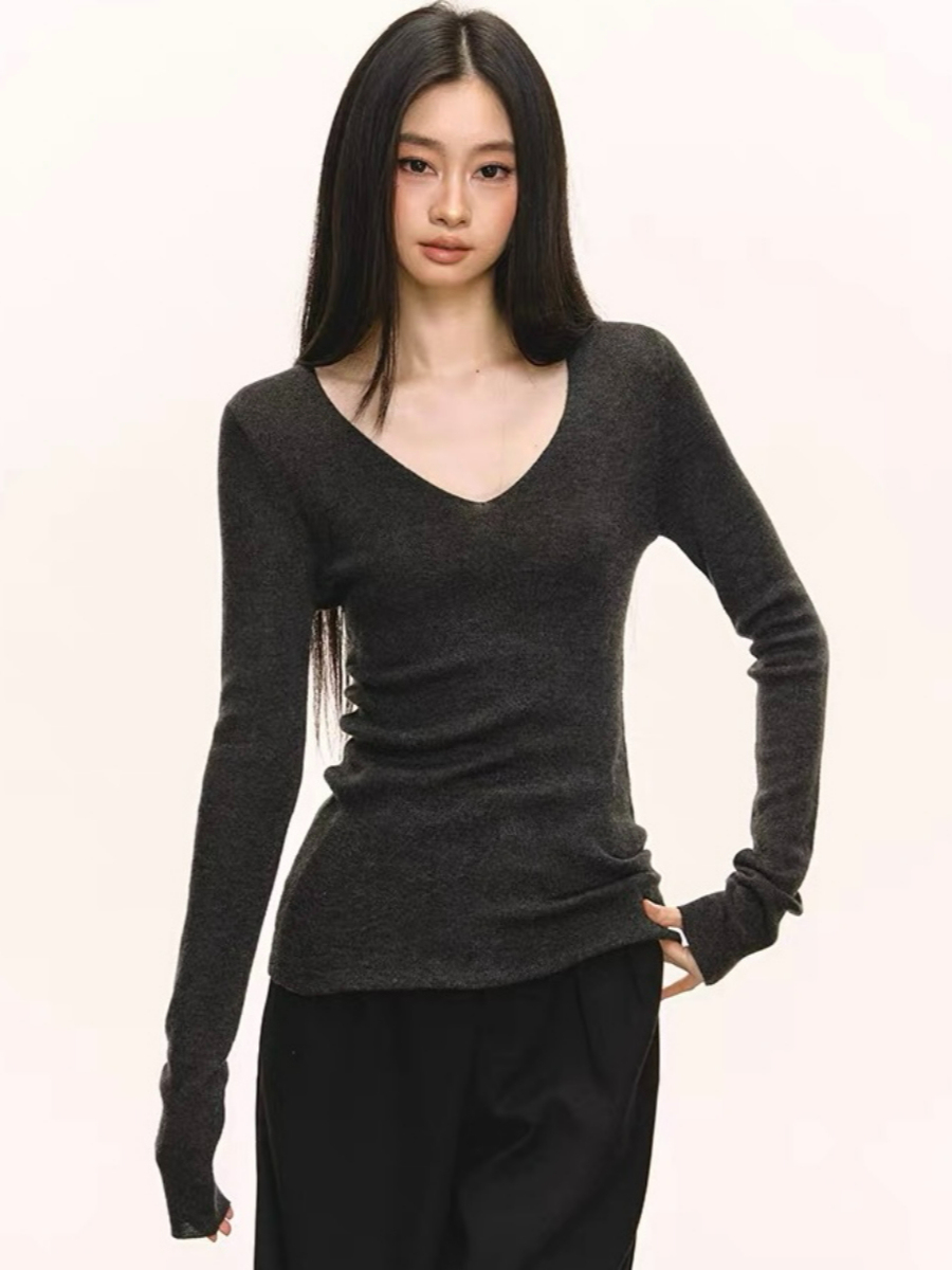 Dee V-Collar Knit Top