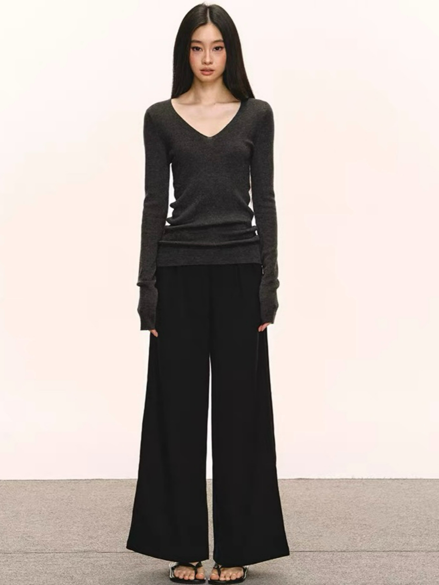 Dee V-Collar Knit Top