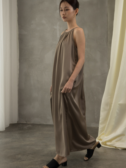 Gervaise Halter Neck Pleated Maxi Dress (Discounted-Free Size)-The Black Bow-