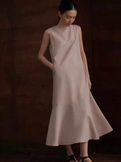 Reann Bias Cutting Sleeveless Dress