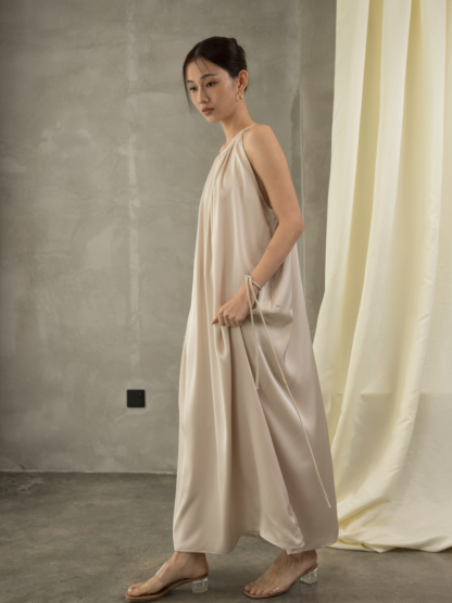 Gervaise Halter Neck Pleated Maxi Dress (Discounted-Free Size)-The Black Bow-