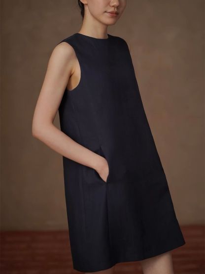 Ruiby Back Detailed Column Dress