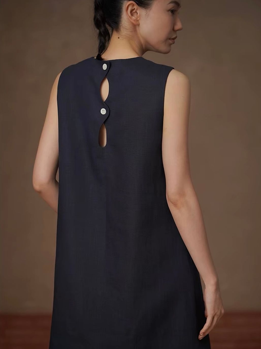 Ruiby Back Detailed Column Dress
