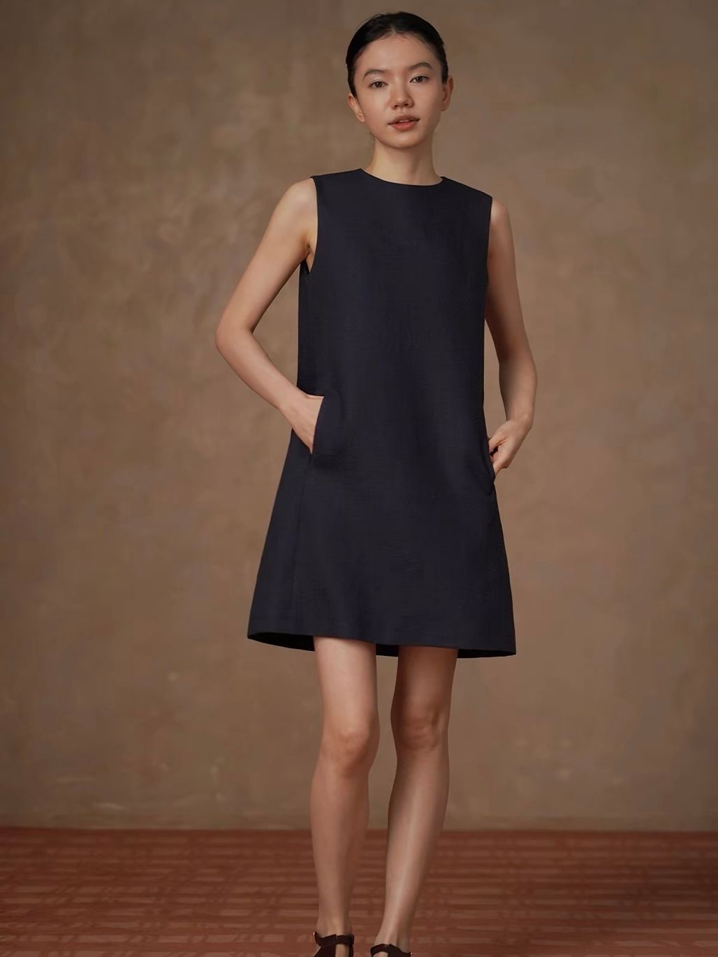 Ruiby Back Detailed Column Dress