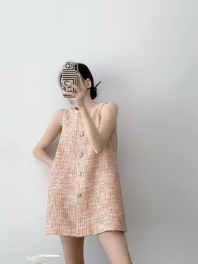 Nayeli Textured Shift Dress-The Black Bow-