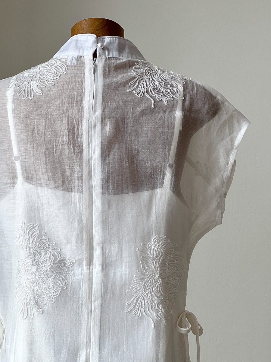 Zi Wei Two Piece Set Graceful Embroided Sheer Oriental Dress-The Black Bow-