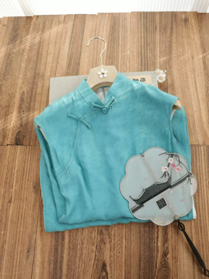 Shuang Shen Sleeveless Cheongsam