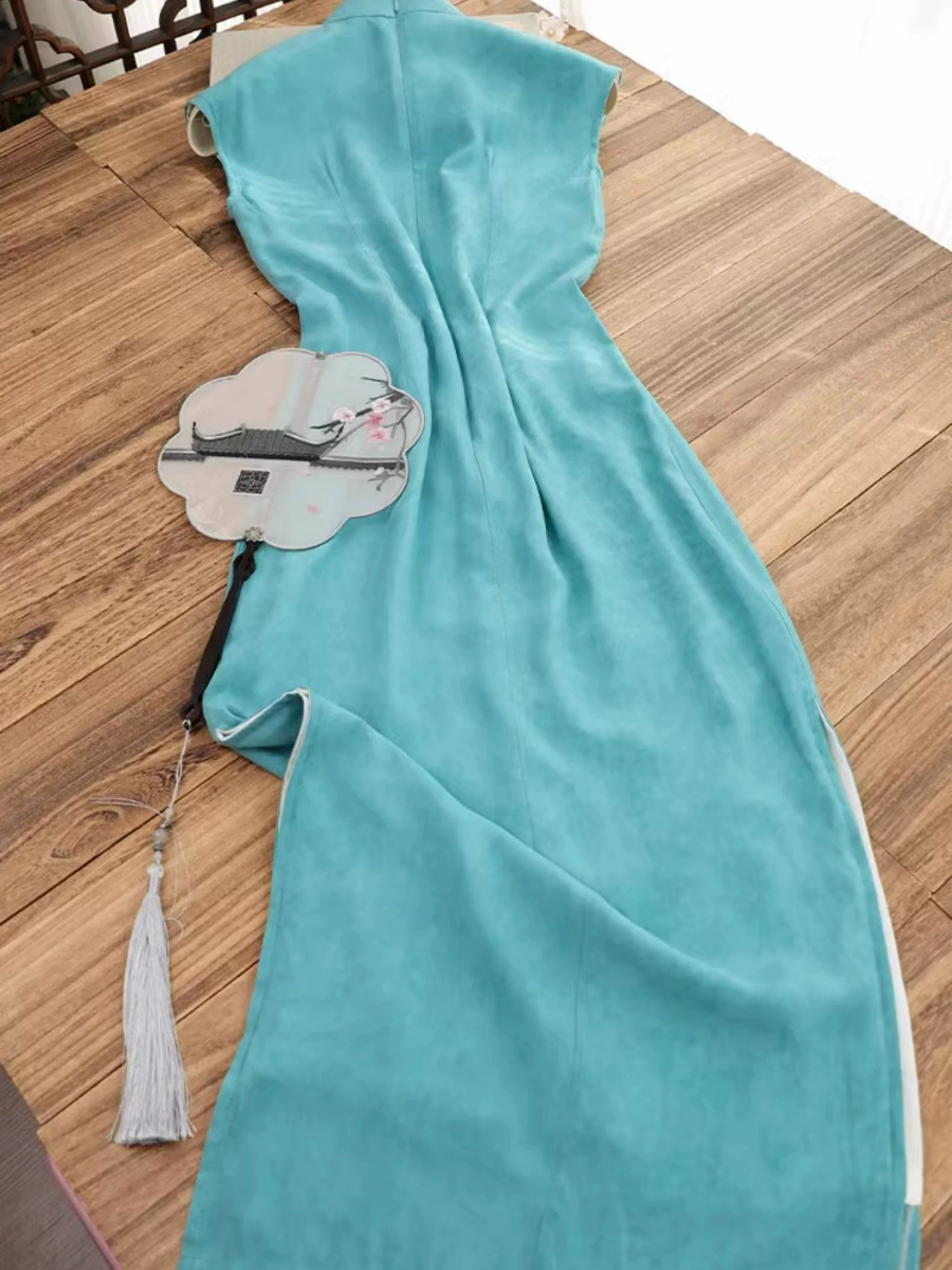 Shuang Shen Sleeveless Cheongsam