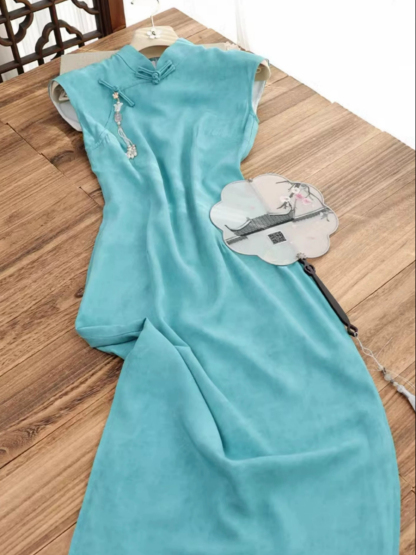 Shuang Shen Sleeveless Cheongsam