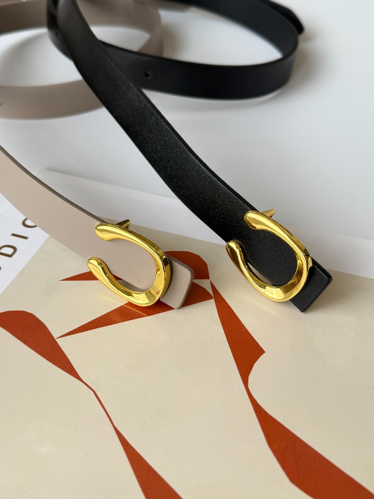 Berulah C Buckle Belt