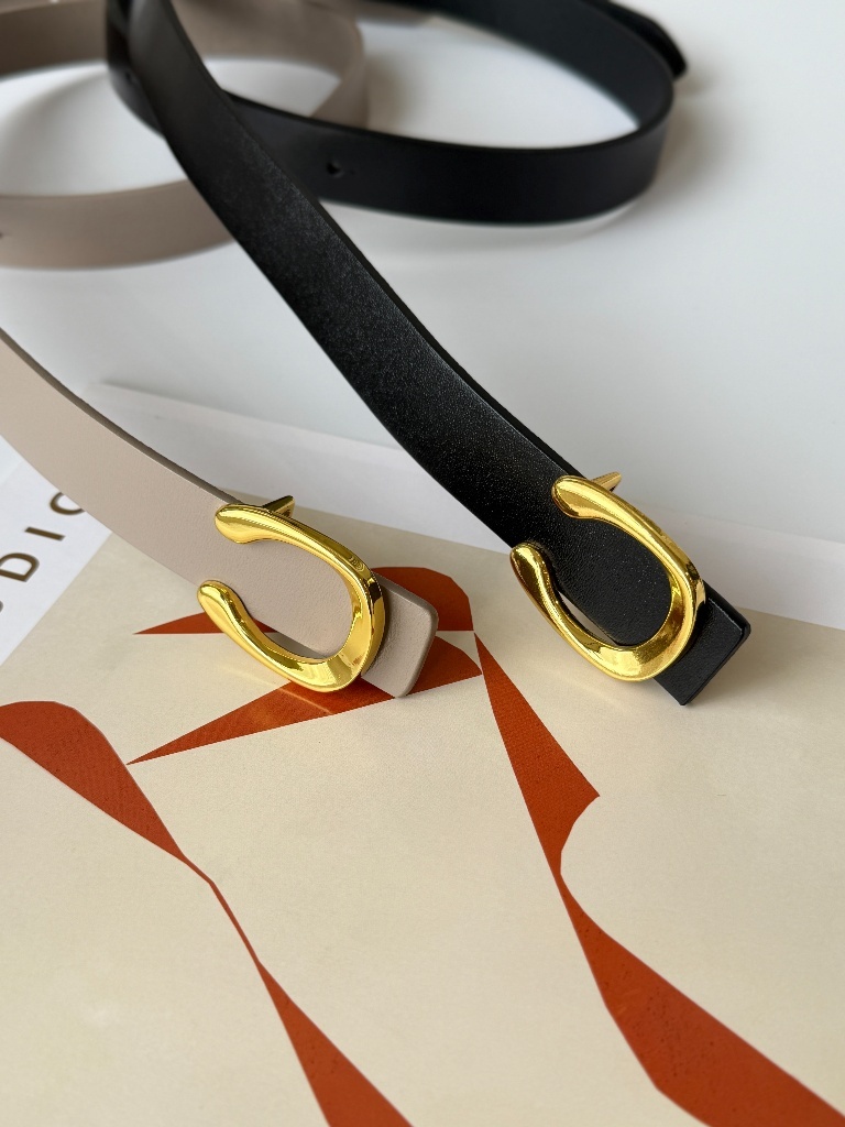 Berulah C Buckle Belt