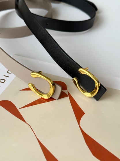 Berulah C Buckle Belt