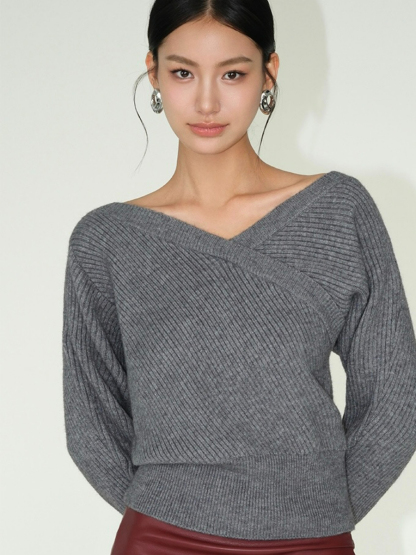 Berte V-Collar Knit Top-The Black Bow-