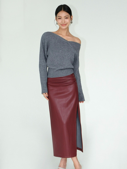 Berte V-Collar Knit Top-The Black Bow-