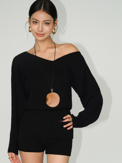 Berte V-Collar Knit Top-The Black Bow-