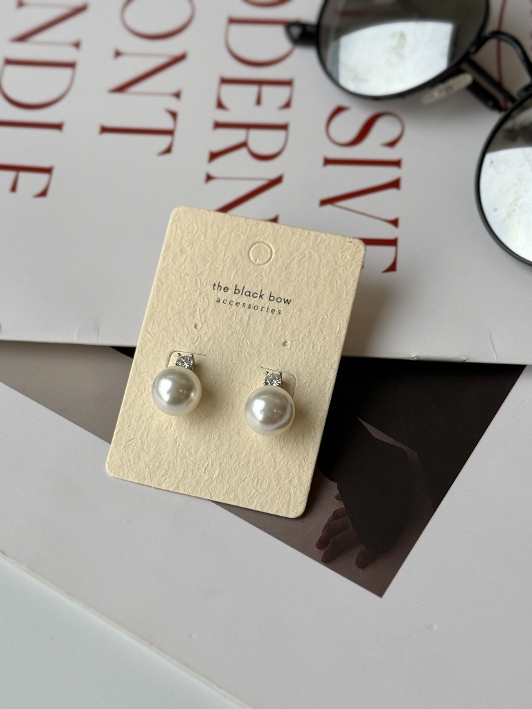 Seo-Ah Pearl Ear Studs 