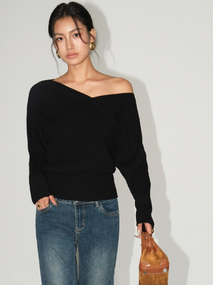 Berte V-Collar Knit Top-The Black Bow-