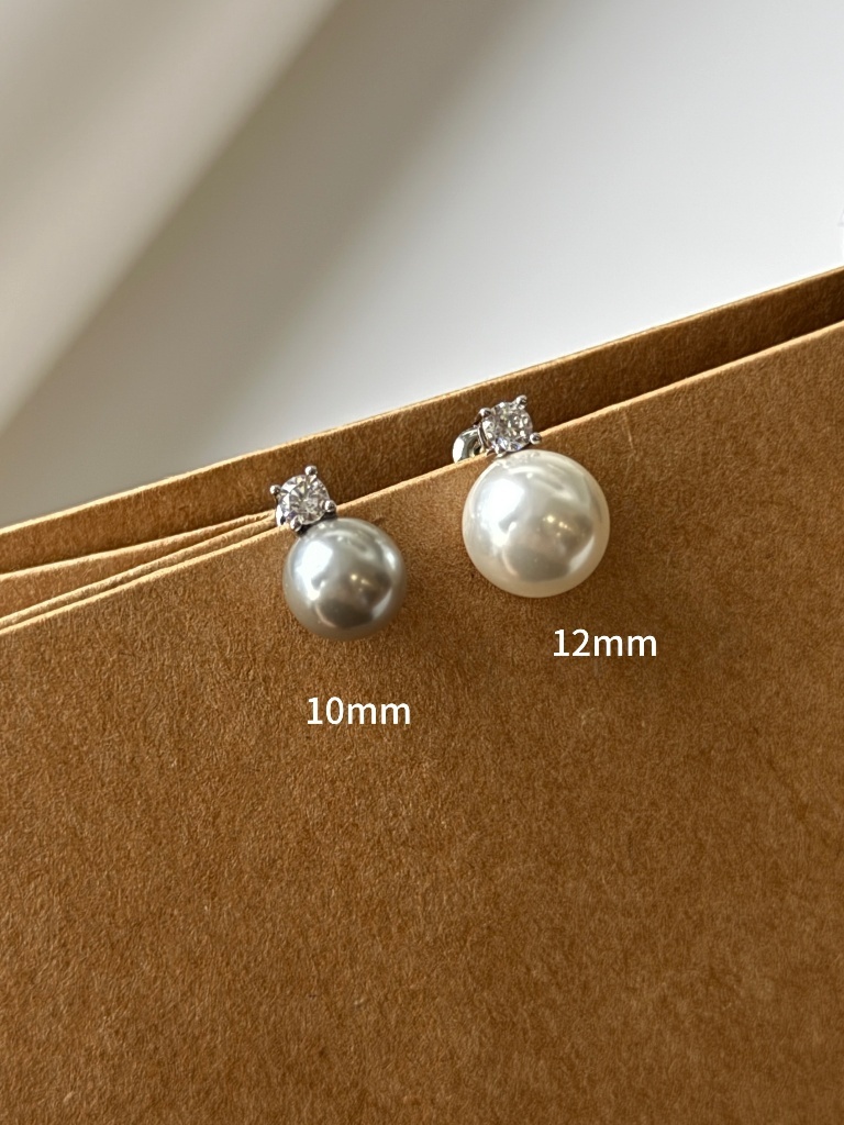 Seo-Ah Pearl Ear Studs 