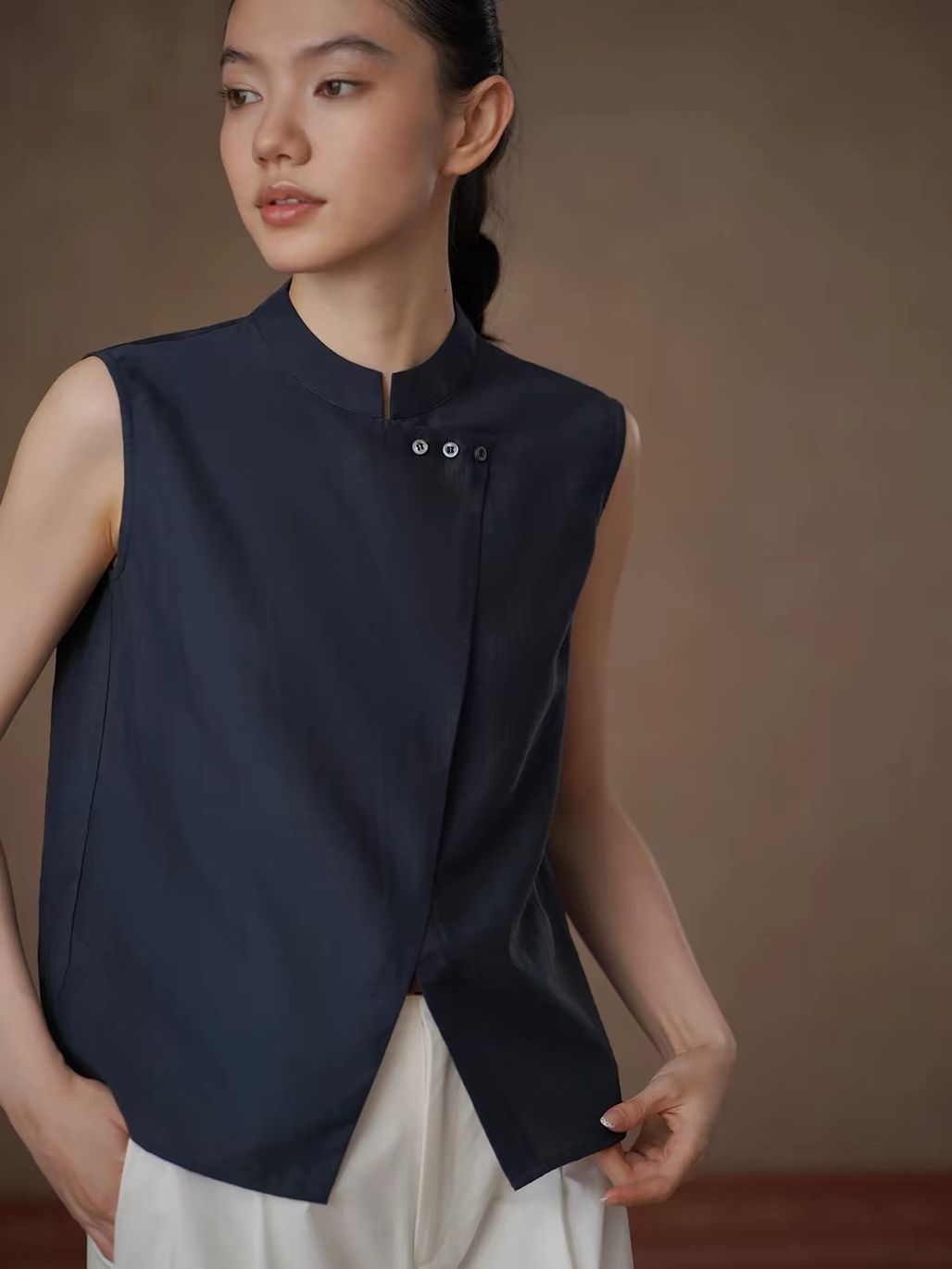 Rong Stand Collar Top