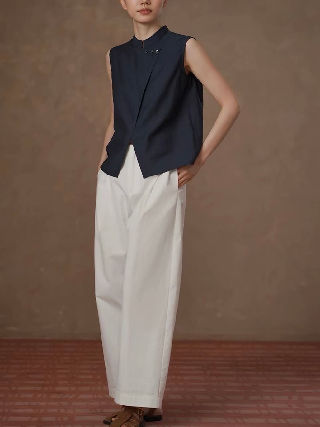 Rong Stand Collar Top
