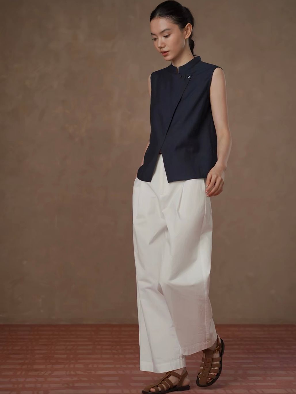 Rong Stand Collar Top