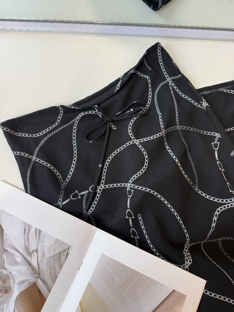 Wayan Graphic Print Skirt