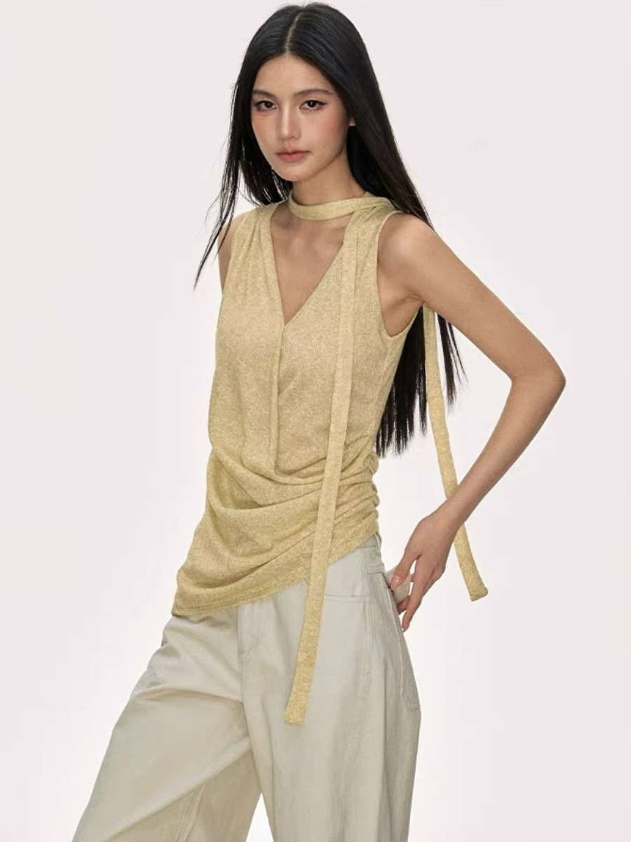 Daia Neck Tied Knit Top