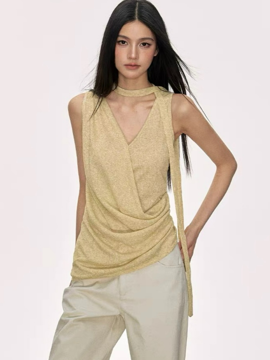 Daia Neck Tied Knit Top