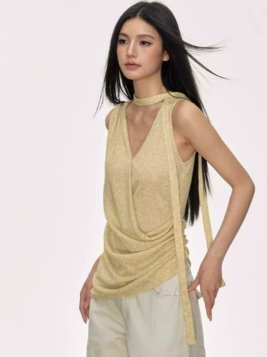 Daia Neck Tied Knit Top