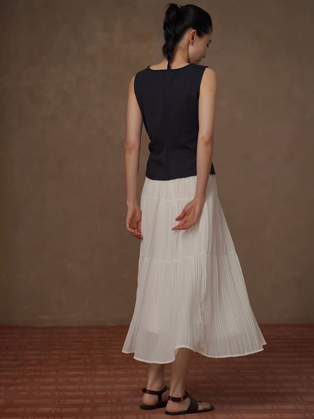 Ryder Side-Twist Sleeveless Top