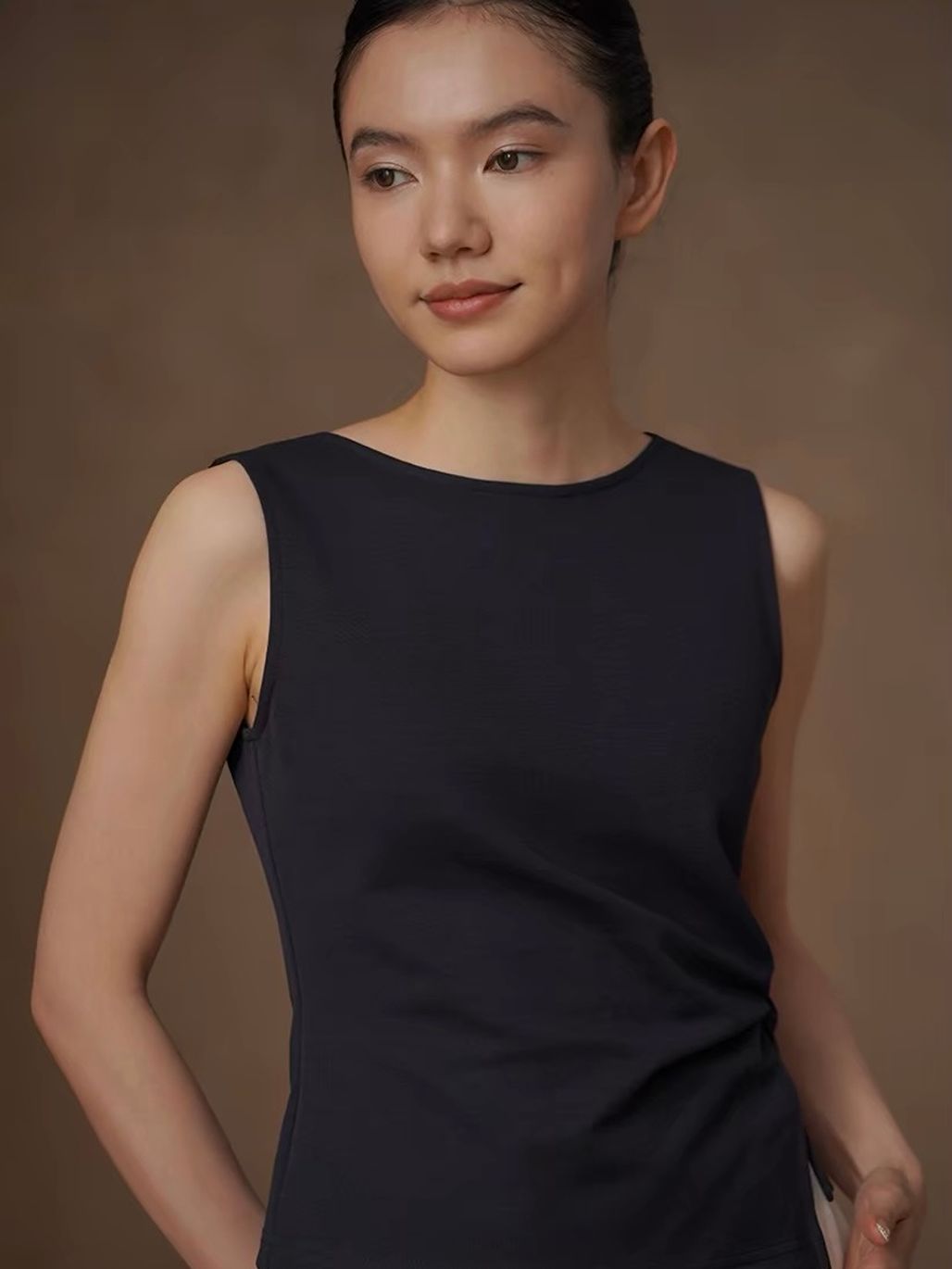 Ryder Side-Twist Sleeveless Top