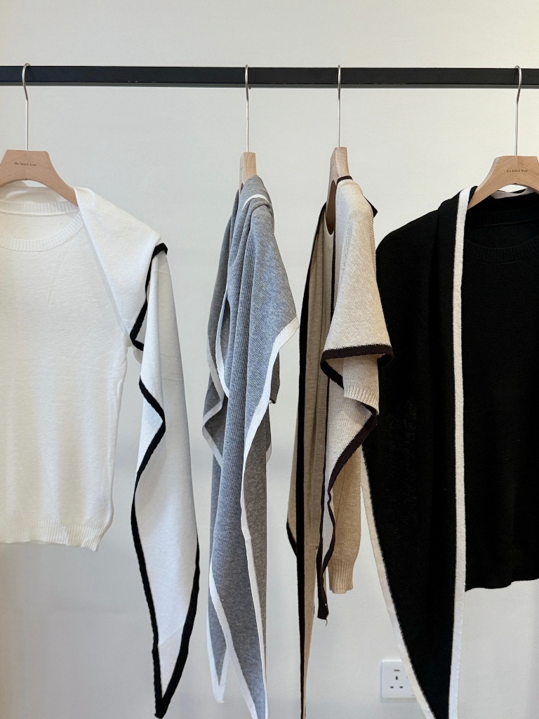 Yonaly Top & Shawl Two Pieces Top