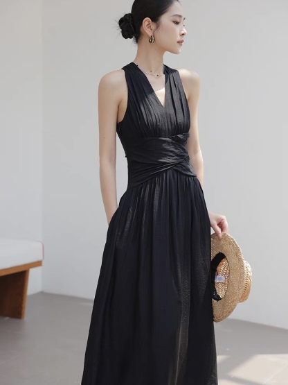 Xenna Halter Neck Maxi Dress