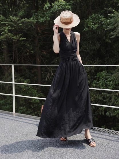 Xenna Halter Neck Maxi Dress