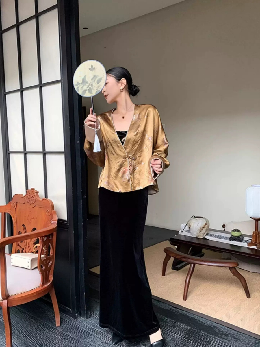 Yu Bo Binding Sleeve Floral Cardigan Top