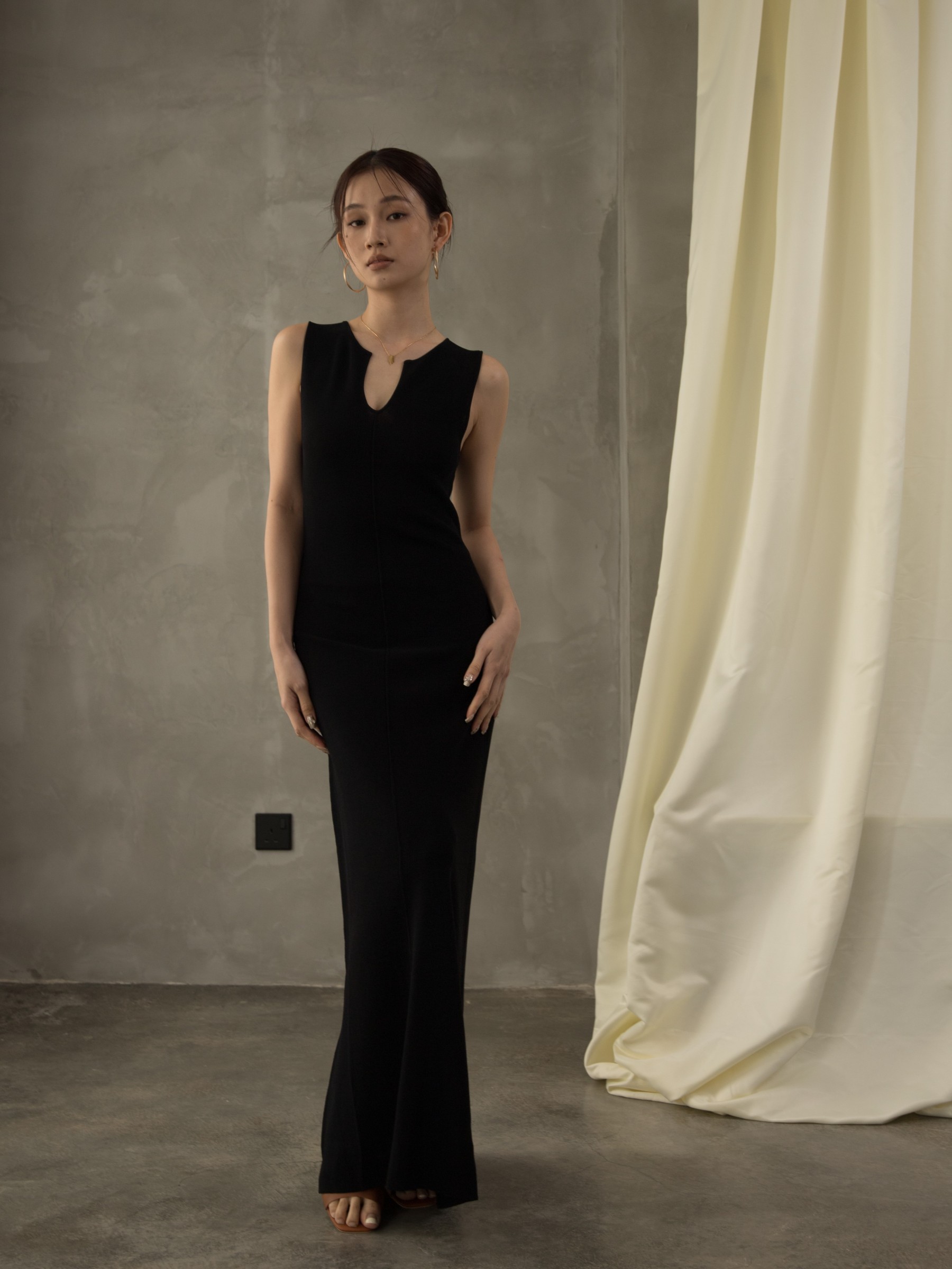 Gaspard V-Neck Maxi Dress (Discounted-Free Size)-The Black Bow-