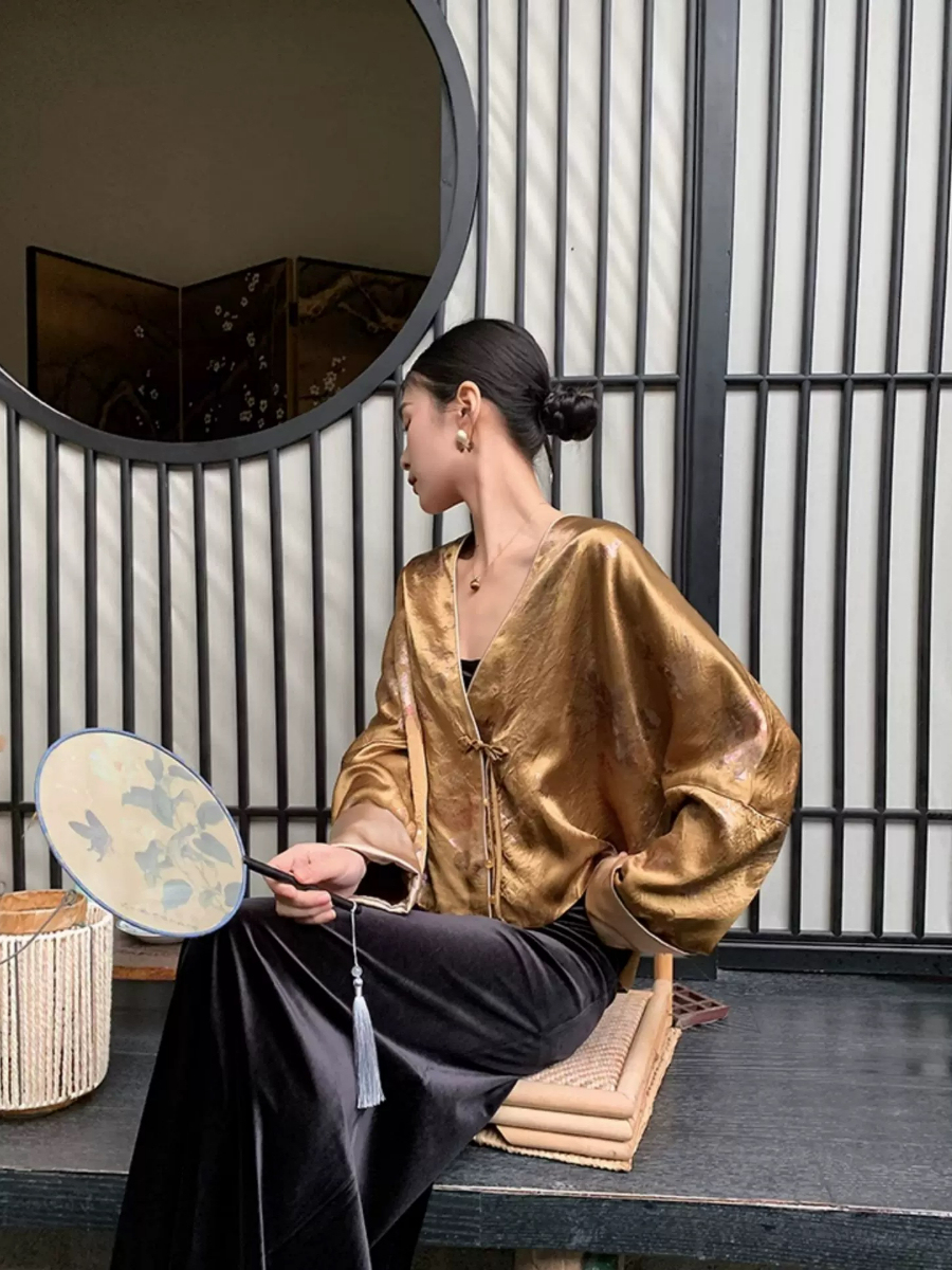 Yu Bo Binding Sleeve Floral Cardigan Top